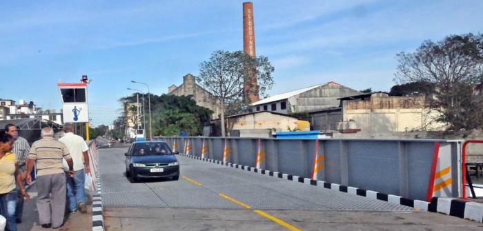 Reabren conocido puente de hierro en LA HABANA
